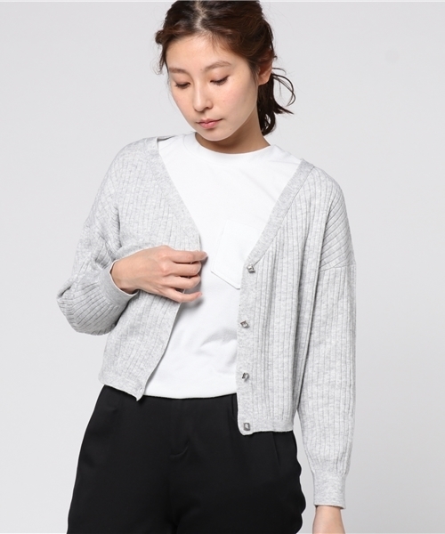 mysty woman（ミスティウーマン）の「4者混ワイドリブニットオフショルVネックカーディガン（カーディガン/ボレロ・レディース・オフホワイト/トップグレー/レッド/ネイビー・FREE）」の7枚目の写真