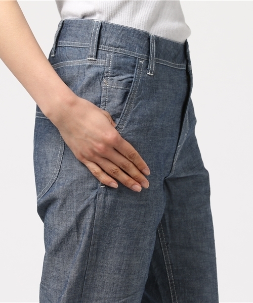 LBC(エルビーシー)の「コットンシャンブレーテーパードパンツ (その他パンツ・レディース・ライトブルー/ブルー/ネイビー・SMALL/MEDIUM/LARGE)」の9枚目の写真