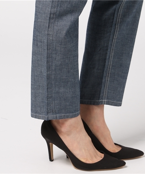 LBC(エルビーシー)の「コットンシャンブレーテーパードパンツ (その他パンツ・レディース・ライトブルー/ブルー/ネイビー・SMALL/MEDIUM/LARGE)」の10枚目の写真