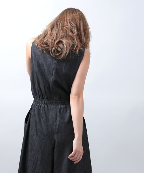 Denime(ドゥニーム)の「ダンガリーロンパース(サロペット/オーバーオール・レディース・ライトインディゴブルー/ブラック系その他・FREE)」の14枚目の写真