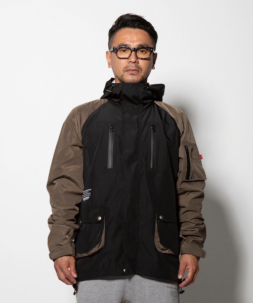 VIRGOwearworks(ヴァルゴウェアワークス)の「CONVERSION MOUNTAIN PARKA(マウンテンパーカー・メンズ・ブラック/レッド/イエロー・2/4/3)」の3枚目の写真