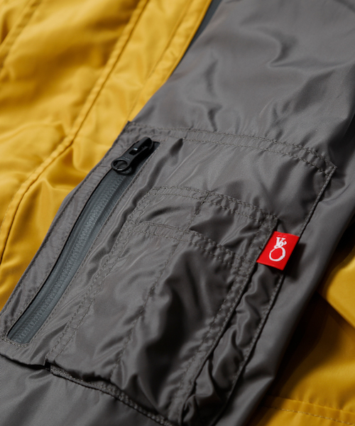 VIRGOwearworks(ヴァルゴウェアワークス)の「CONVERSION MOUNTAIN PARKA(マウンテンパーカー・メンズ・ブラック/レッド/イエロー・2/4/3)」の17枚目の写真