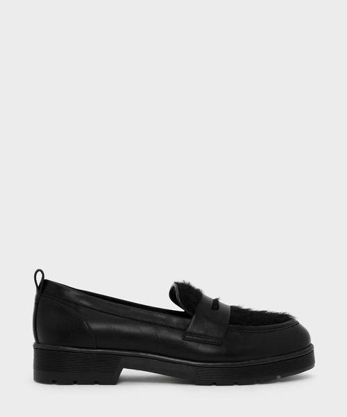 CHARLES & KEITH(チャールズ & キース)の「ファーリーペニーローファー / FURRY PENNY LOAFERS(ローファー・レディース・ブラック/ダークグリーン/バーガンディー・22.5cm/23cm/23.5cm/24.5cm/25cm/25.5cm)」の1枚目の写真