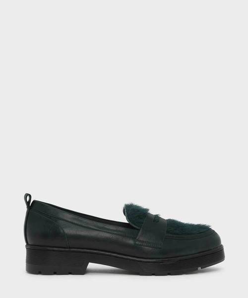 CHARLES & KEITH(チャールズ & キース)の「ファーリーペニーローファー / FURRY PENNY LOAFERS(ローファー・レディース・ブラック/ダークグリーン/バーガンディー・22.5cm/23cm/23.5cm/24.5cm/25cm/25.5cm)」の2枚目の写真