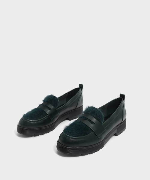 CHARLES & KEITH(チャールズ & キース)の「ファーリーペニーローファー / FURRY PENNY LOAFERS(ローファー・レディース・ブラック/ダークグリーン/バーガンディー・22.5cm/23cm/23.5cm/24.5cm/25cm/25.5cm)」の14枚目の写真
