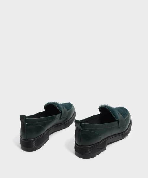CHARLES & KEITH(チャールズ & キース)の「ファーリーペニーローファー / FURRY PENNY LOAFERS(ローファー・レディース・ブラック/ダークグリーン/バーガンディー・22.5cm/23cm/23.5cm/24.5cm/25cm/25.5cm)」の13枚目の写真