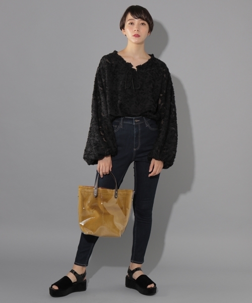 PAGEBOY（ページボーイ）の「【WEB限定】ジャガードボリュームスリーブブラウス（シャツ/ブラウス・レディース・ホワイト/ブラック・FREE）」の16枚目の写真