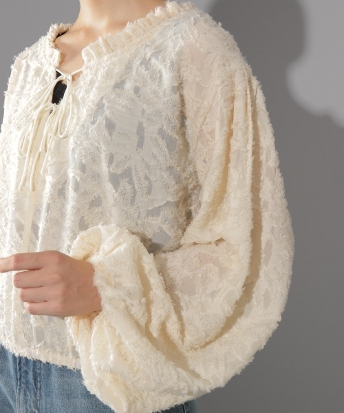 PAGEBOY（ページボーイ）の「【WEB限定】ジャガードボリュームスリーブブラウス（シャツ/ブラウス・レディース・ホワイト/ブラック・FREE）」の22枚目の写真