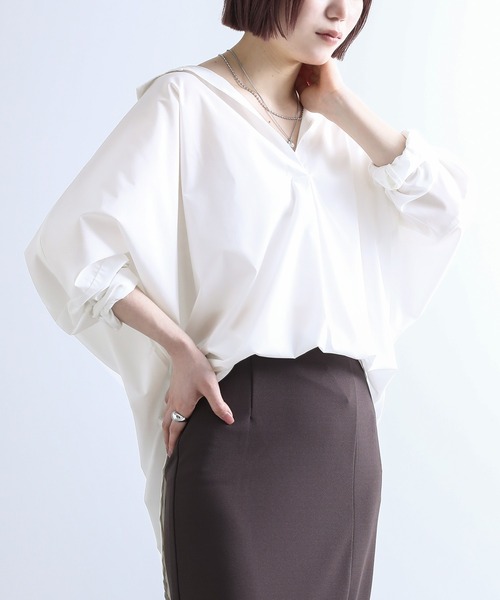 n'OrLABEL（ノアールレーベル）の「『スキッパーネックシルエットシャツ』（シャツ/ブラウス・レディース・ホワイト/ブラック/カーキ/ピンクベージュ・FREE）」の15枚目の写真