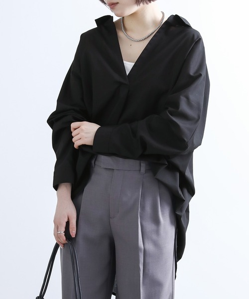 n'OrLABEL（ノアールレーベル）の「『スキッパーネックシルエットシャツ』（シャツ/ブラウス・レディース・ホワイト/ブラック/カーキ/ピンクベージュ・FREE）」の19枚目の写真