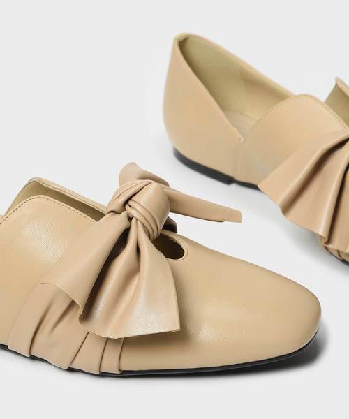 CHARLES & KEITH(チャールズ & キース)の「ノットディテールフラット / Knot Detail Flats(バレエシューズ・レディース・ブラック/ブルー/アイボリー・22.5cm/23cm/23.5cm/24.5cm/25cm/25.5cm)」の18枚目の写真