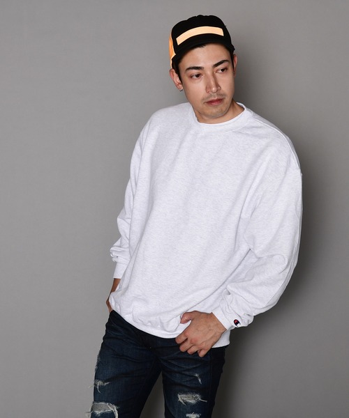 Champion（チャンピオン）の「Champion/チャンピオン　ビックシルエット無地 スウェット トレーナー（スウェット・メンズ・ライトグレー/ブラック/ネイビー/グレー/レッド/ダークグリーン/ダークグレー/ロイヤルブルー/ワインレッド/その他・S/M/L/XL/XXL/XX-LARGE）」の3枚目の写真