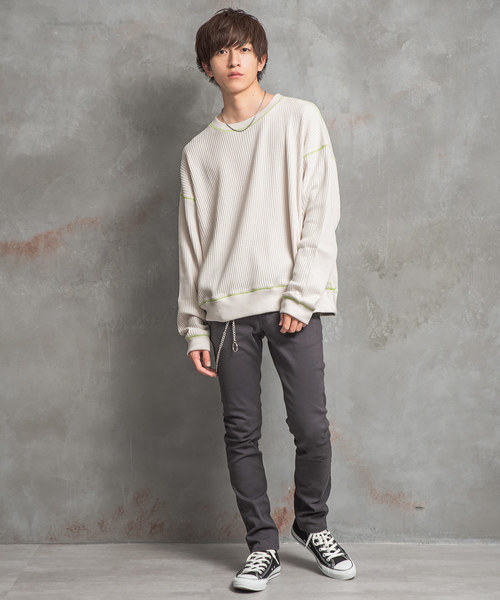 MinoriTY（マイノリティ）の「配色ステッチビッグトレーナー ビッグシルエット（スウェット・メンズ・ブラック/オフホワイト/カーキ・M/L）」の4枚目の写真