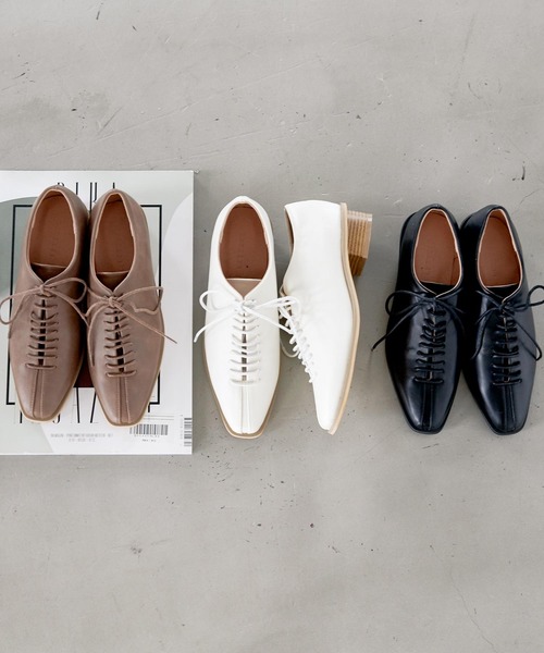 KOBE LETTUCE（コウベレタス）の「スクエアトゥレースアップオックスフォードシューズ（その他シューズ・レディース・ブラック/アイボリー/グレイッシュベージュ・L/LL/S/M）」の5枚目の写真