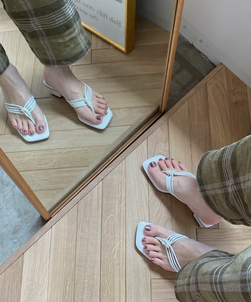 chuclla(チュクラ)の「Strap thongs sandals sb-6 chs71(サンダル・レディース・ホワイト/ブラック/ベージュ・40/38/39/36/37)」の5枚目の写真