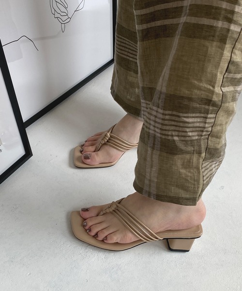 chuclla(チュクラ)の「Strap thongs sandals sb-6 chs71(サンダル・レディース・ホワイト/ブラック/ベージュ・40/38/39/36/37)」の8枚目の写真