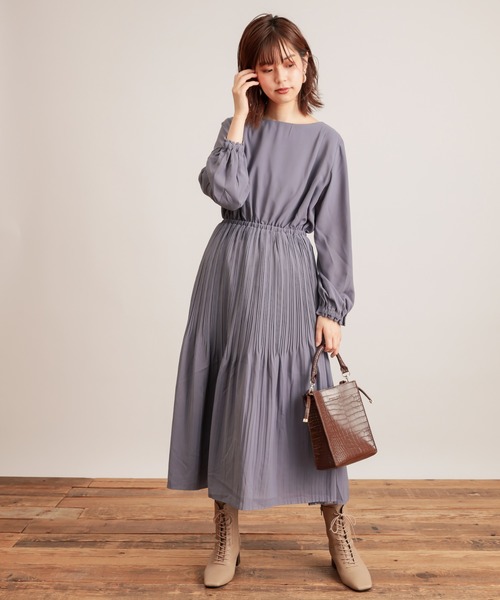 natural couture(ナチュラルクチュール)の「【WEB限定】ランダムプリーツパール釦ワンピース(ワンピース・レディース・ブラウン/モカ/サックスブルー/その他1/その他2・FREE)」の3枚目の写真