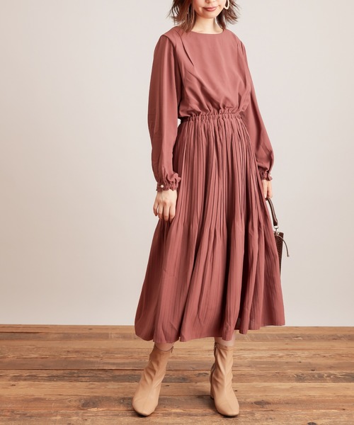 natural couture(ナチュラルクチュール)の「【WEB限定】ランダムプリーツパール釦ワンピース(ワンピース・レディース・ブラウン/モカ/サックスブルー/その他1/その他2・FREE)」の6枚目の写真