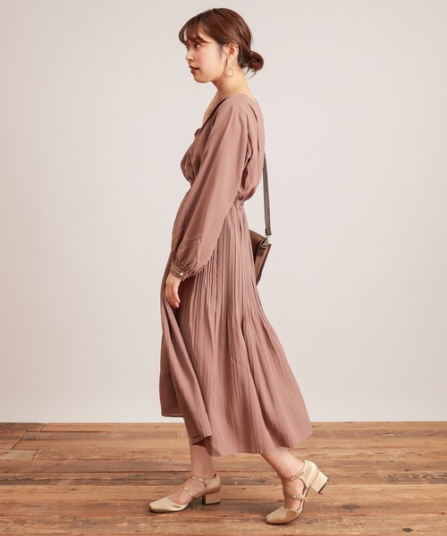 natural couture(ナチュラルクチュール)の「【WEB限定】ランダムプリーツパール釦ワンピース(ワンピース・レディース・ブラウン/モカ/サックスブルー/その他1/その他2・FREE)」の10枚目の写真