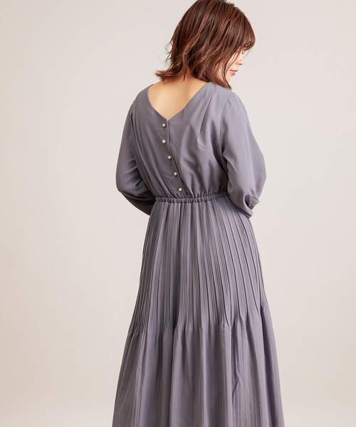 natural couture(ナチュラルクチュール)の「【WEB限定】ランダムプリーツパール釦ワンピース(ワンピース・レディース・ブラウン/モカ/サックスブルー/その他1/その他2・FREE)」の14枚目の写真