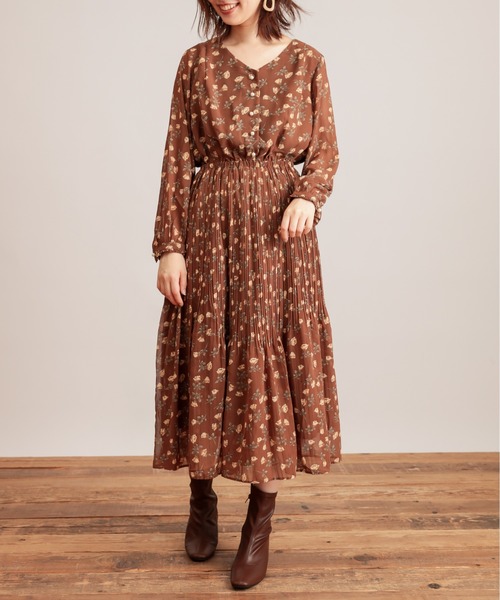 natural couture(ナチュラルクチュール)の「【WEB限定】ランダムプリーツパール釦ワンピース(ワンピース・レディース・ブラウン/モカ/サックスブルー/その他1/その他2・FREE)」の22枚目の写真