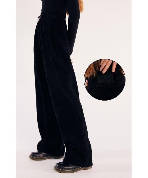 【SCULPTOR】ベッドトゥゴーピンタックパンツ SCULPTOR（スカルプター）の「WIDE PIN TUCK CORDUROY PANTS