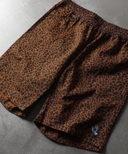 FREAK'S STORE（フリークスストア）の「WEB限定 SANTA CRUZ/サンタクルーズ 別注 SK8 スケーターショーツ/セットアップ対応/レオパード柄（チノパンツ・メンズ・ブラック/ベージュ/サックスブルー/グレー系その他/ブラウン系その他/グレー系その他2・SMALL/MEDIUM/LARGE）」の10枚目の写真
