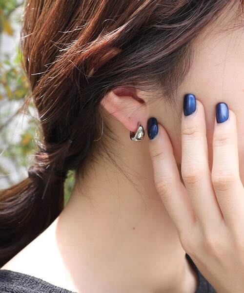 FREAK'S STORE(フリークスストア)の「【WEB限定】キャッチレスフープピアス(ピアス(両耳用)・レディース・シルバー/ゴールド/その他9・フリ-)」の2枚目の写真