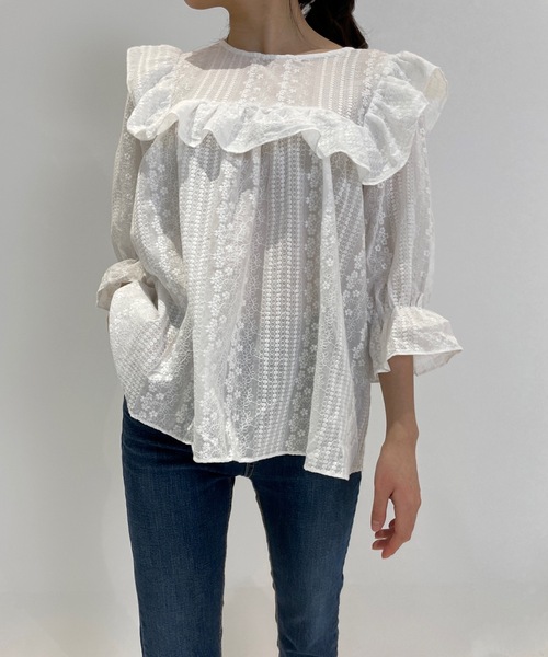 LUREM（ルアム）の「フリルレースブラウス（シャツ/ブラウス・レディース・ブルー/ライトベージュ/ホワイト・FREE）」の2枚目の写真