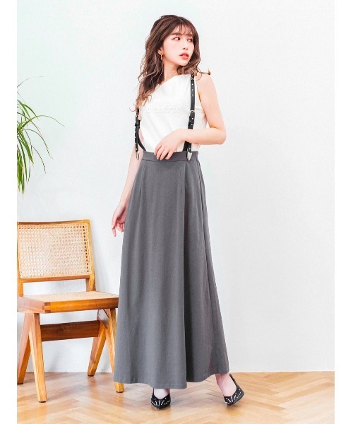 Darich（ダーリッチ）の「スタッズサスペンダースカート