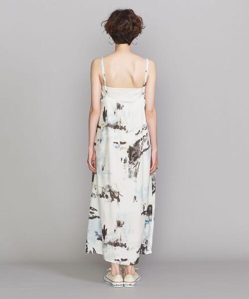 BEAUTY&YOUTH UNITED ARROWS(ビューティーアンドユースユナイテッドアローズ)の「【別注】<TOWN>レーヨンプリント キャミワンピース(ワンピース・レディース・その他1/ホワイト・MEDIUM/SMALL)」の5枚目の写真