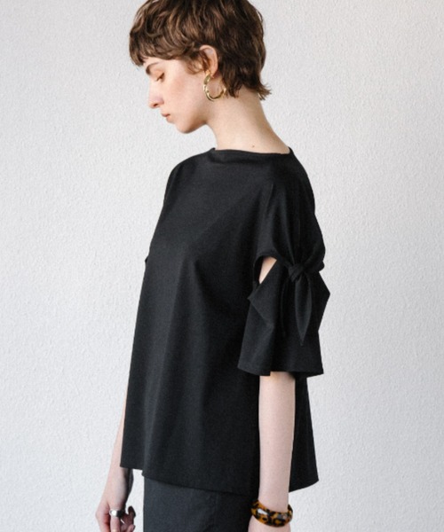 ACCL（エーシーシーエル）の「2WAY袖リボン サマーカットソー（Tシャツ/カットソー・レディース・ブラック/ホワイト・FREE）」の2枚目の写真