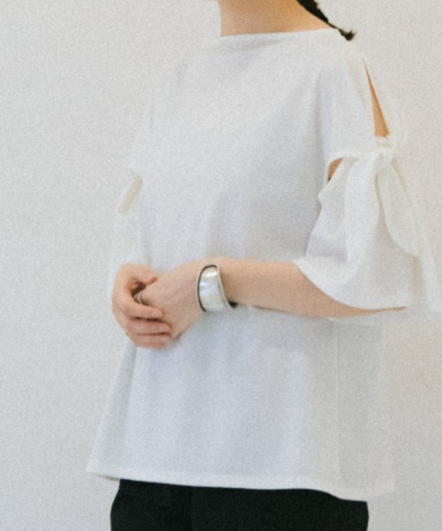 ACCL（エーシーシーエル）の「2WAY袖リボン サマーカットソー（Tシャツ/カットソー・レディース・ブラック/ホワイト・FREE）」の7枚目の写真