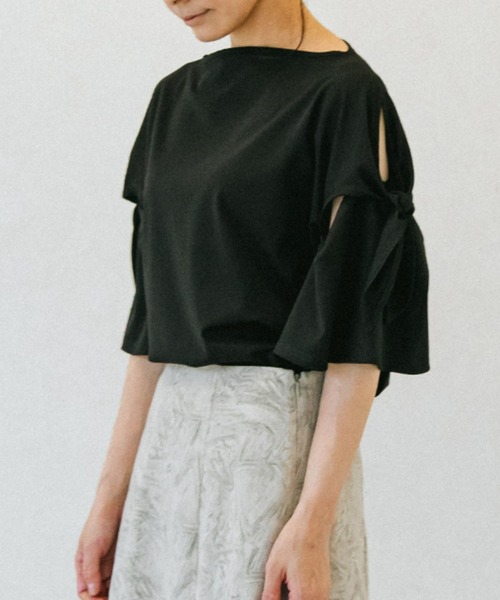 ACCL（エーシーシーエル）の「2WAY袖リボン サマーカットソー（Tシャツ/カットソー・レディース・ブラック/ホワイト・FREE）」の10枚目の写真