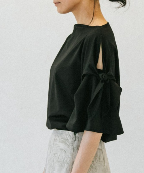 ACCL（エーシーシーエル）の「2WAY袖リボン サマーカットソー（Tシャツ/カットソー・レディース・ブラック/ホワイト・FREE）」の11枚目の写真