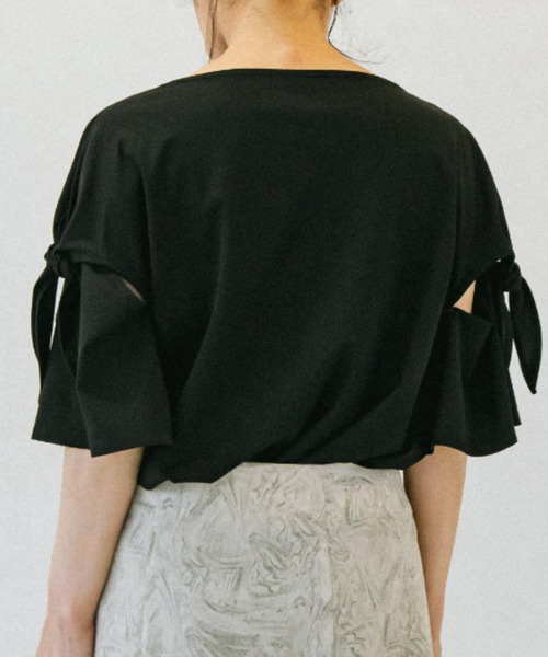 ACCL（エーシーシーエル）の「2WAY袖リボン サマーカットソー（Tシャツ/カットソー・レディース・ブラック/ホワイト・FREE）」の13枚目の写真