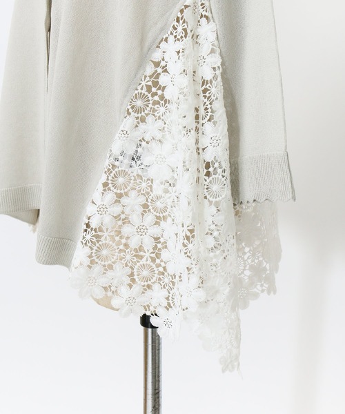 AS KNOW AS de base(アズノゥアズドゥバズ)の「スカラレース&ニットカーディガン(カーディガン/ボレロ・レディース・グレー/オフホワイト/ラベンダー・FREE)」の13枚目の写真