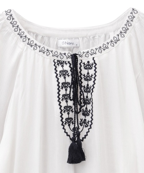 NAVY（ネイビー）の「やわらかく着心地の良い長袖刺繍ブラウス（シャツ/ブラウス・レディース・ホワイト・M/L）」の12枚目の写真