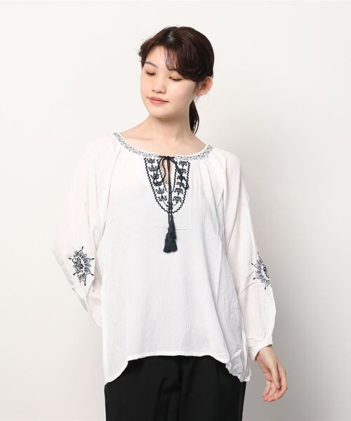 NAVY（ネイビー）の「やわらかく着心地の良い長袖刺繍ブラウス（シャツ/ブラウス・レディース・ホワイト・M/L）」の13枚目の写真