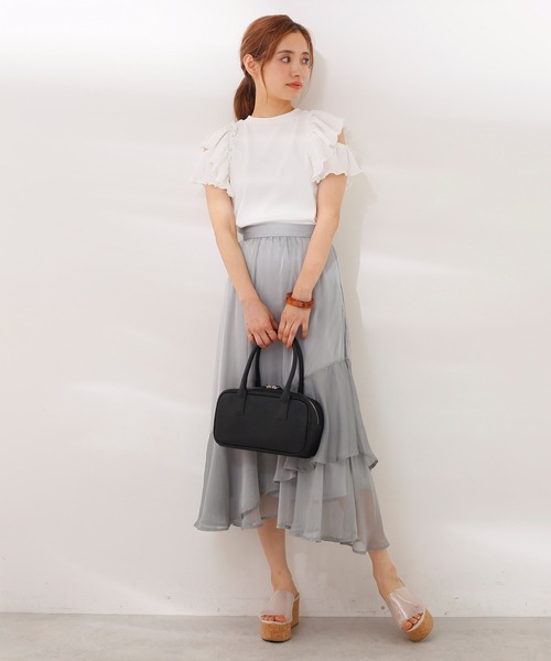 one after another NICE CLAUP(ワンアフターアナザーナイスクラップ)の「肩あきフリルテレコトップス(Tシャツ/カットソー・レディース・ブラック/オフホワイト/モカ・FREE)」の14枚目の写真