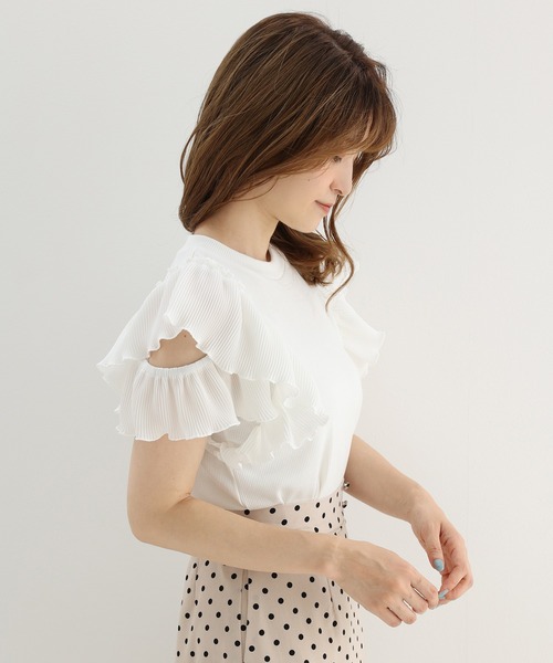 one after another NICE CLAUP(ワンアフターアナザーナイスクラップ)の「肩あきフリルテレコトップス(Tシャツ/カットソー・レディース・ブラック/オフホワイト/モカ・FREE)」の10枚目の写真