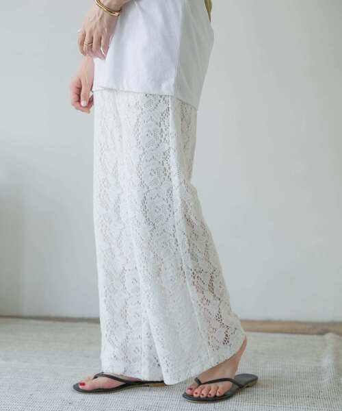 ITEMS URBANRESEARCH（アイテムズ アーバンリサーチ）の「柄編みレースパンツ（その他パンツ・レディース・オフホワイト/チャコールグレー/グレー系その他・FREE）」の2枚目の写真