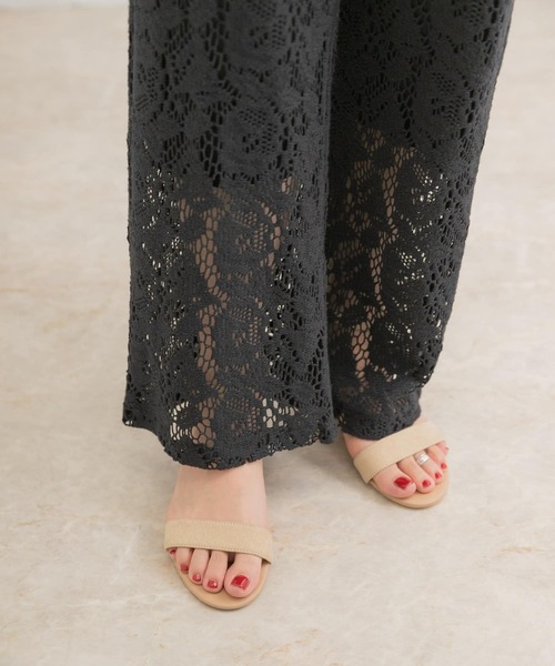 ITEMS URBANRESEARCH（アイテムズ アーバンリサーチ）の「柄編みレースパンツ（その他パンツ・レディース・オフホワイト/チャコールグレー/グレー系その他・FREE）」の17枚目の写真