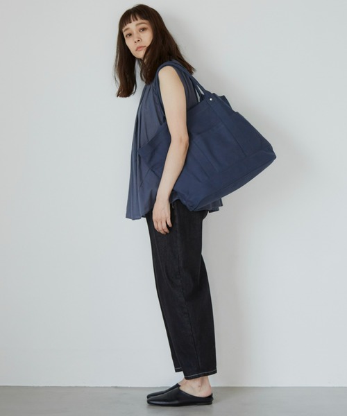 Libra Cue（リブラ キュー）の「ビッグキャンバストートバック（トートバッグ・レディース・グレイッシュベージュ/ネイビー・FREE）」の6枚目の写真