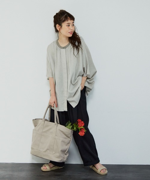 Libra Cue（リブラ キュー）の「ビッグキャンバストートバック（トートバッグ・レディース・グレイッシュベージュ/ネイビー・FREE）」の16枚目の写真