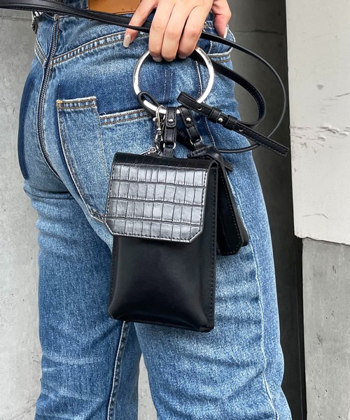 SPIRALGIRL（スパイラルガール）の「リングチャームマルチミニバック（ショルダーバッグ・レディース・ブラック/ベージュ・FREE）」の8枚目の写真