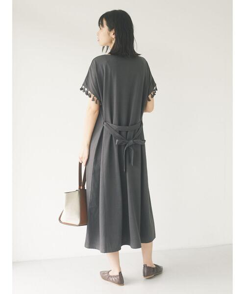 CRAFT STANDARD BOUTIQUE(クラフトスタンダードブティック)の「タッセルフリンジスリーブカットワンピース *(ワンピース・レディース・チャコールグレー/ライトグレー/ブラウン・FREE)」の20枚目の写真