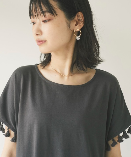 CRAFT STANDARD BOUTIQUE(クラフトスタンダードブティック)の「タッセルフリンジスリーブカットワンピース *(ワンピース・レディース・チャコールグレー/ライトグレー/ブラウン・FREE)」の4枚目の写真