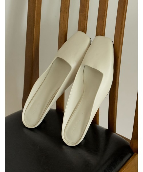 Re:EDIT(リエディ)の「スクエアカットミュールパンプス(サンダル・レディース・パイソン/ボルドー/シルバー/レオパード/ブラック/アイボリー/キャメル/カーキ・MEDIUM/X-LARGE/SMALL/LARGE/XX-LARGE)」の2枚目の写真