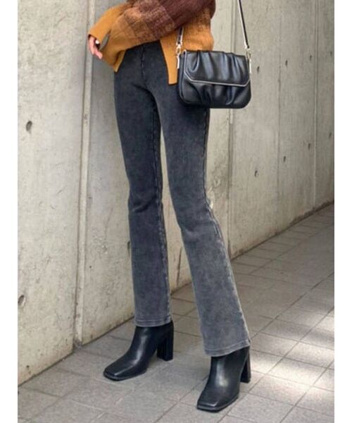 EMODA(エモダ)の「ダメージフレアリブパンツ(その他パンツ・レディース・グリーン/グレー/ベージュ/ブラック・FREE)」の3枚目の写真